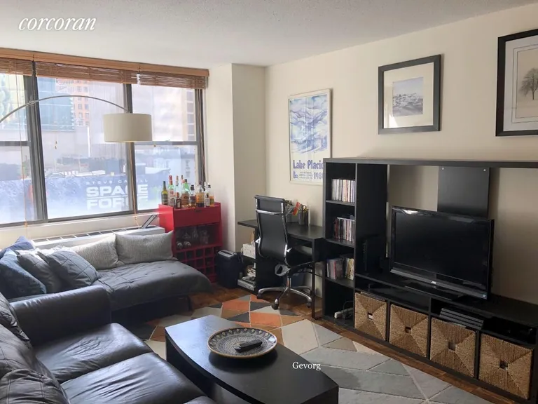 New York City Real Estate | View 301 East 45th Street, 6-C | room 1 | View 2