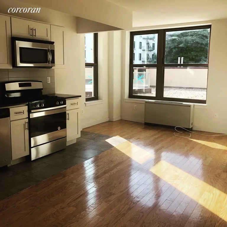 New York City Real Estate | View 33 Lincoln Road, 2L | 
    
        
        
            

             | View 6