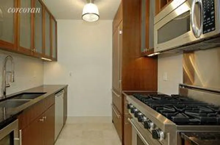 New York City Real Estate | View 250 East 53rd Street, 2003 | room 1 | View 2