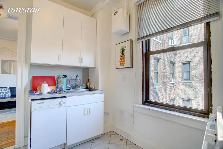 New York City Real Estate | View 158 West 81st Street, 82 | room 6 | View 7