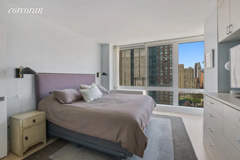 New York City Real Estate | View 389 East 89th Street, 17A | room 4 | View 5