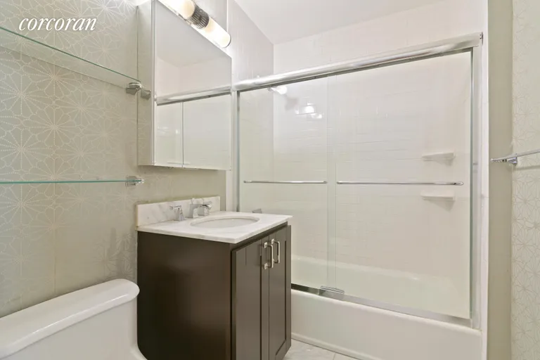 New York City Real Estate | View 1601 Third Avenue, 33C | Bathroom | View 5