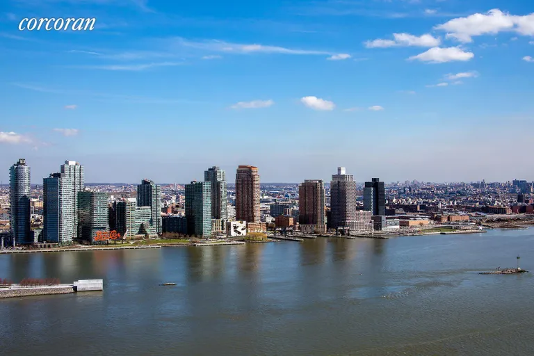 New York City Real Estate | View 100 United Nations Plaza, 33AB | Direct East River and Long Island City views | View 12