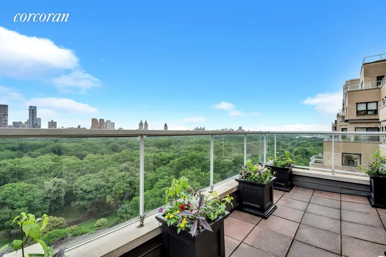 New York City Real Estate | View 860 Fifth Avenue, 19H | Northwest Corner Views of the Park | View 22