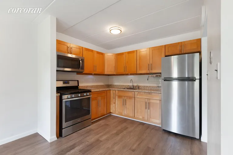 New York City Real Estate | View 421 Adelphi Street, G | Suite of stainless steel appliances! | View 4