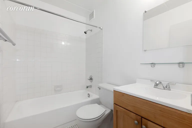 New York City Real Estate | View 421 Adelphi Street, G | Master bathroom! | View 9