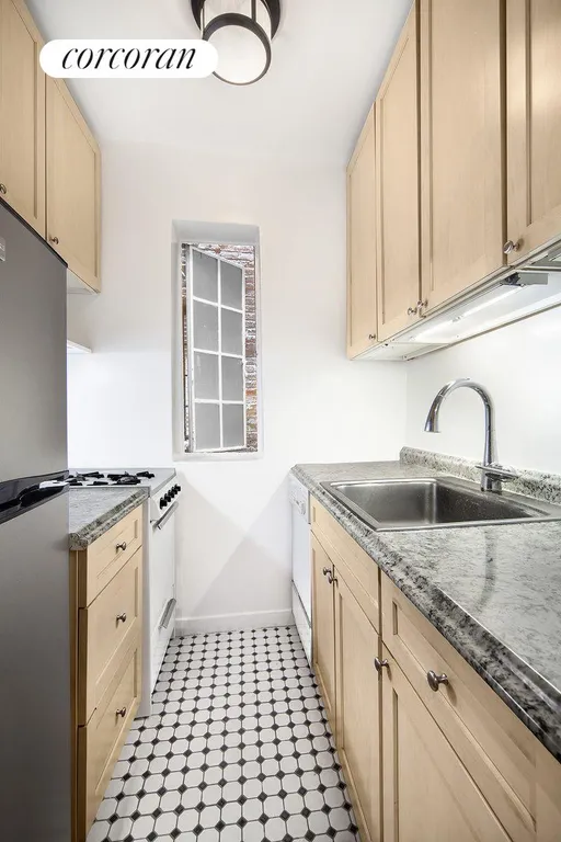 New York City Real Estate | View 54 East 83rd Street, 1B | The perfect windowed kitchen | View 6