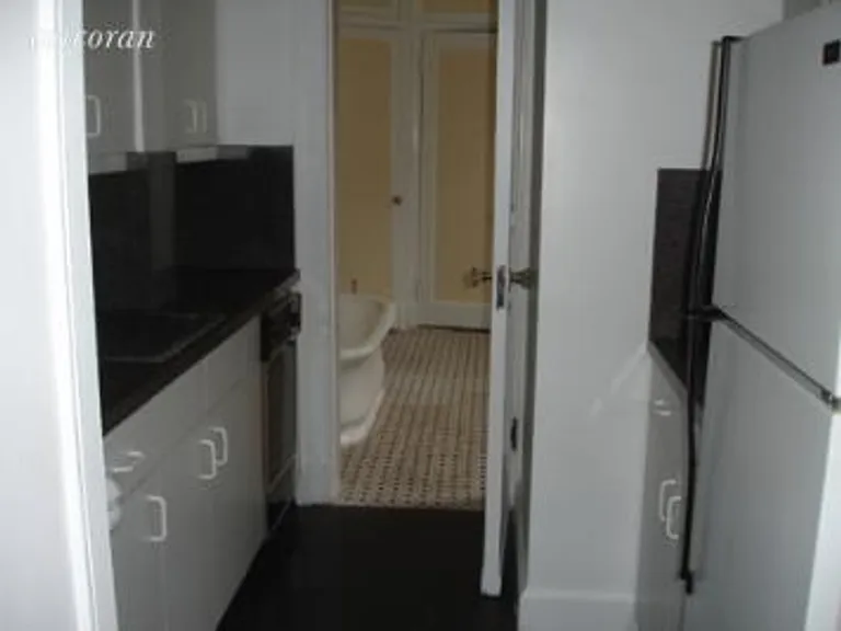 New York City Real Estate | View 40 East 75th Street, 5R | room 2 | View 3