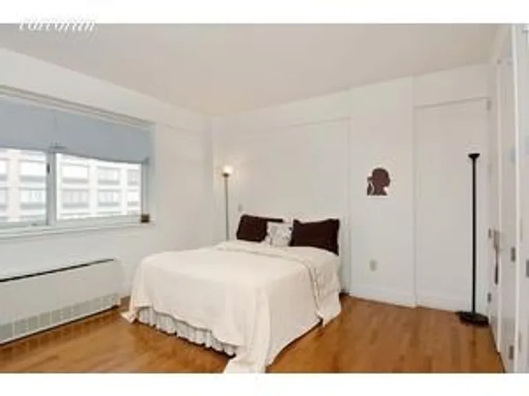 New York City Real Estate | View 200 West 24th Street, 8A | room 1 | View 2