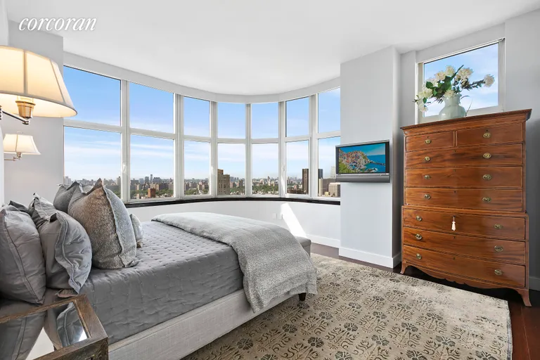 New York City Real Estate | View 181 East 90th Street, 30A | room 7 | View 8