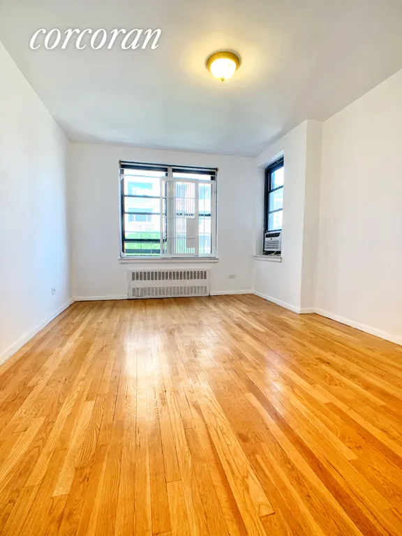 New York City Real Estate | View 208 East 70th Street, 5A | room 7 | View 8