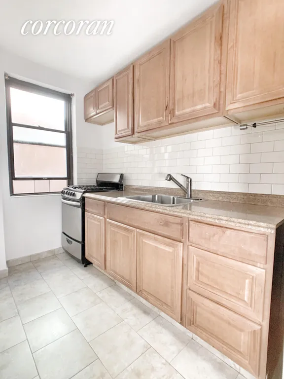 New York City Real Estate | View 208 East 70th Street, 5A | room 6 | View 7