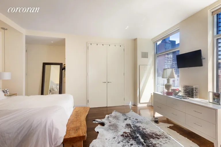 New York City Real Estate | View 250 East 54th Street, 7F | room 2 | View 3