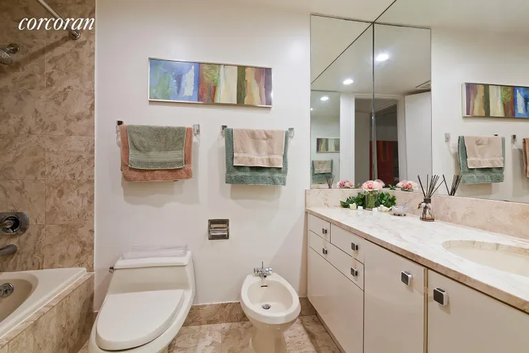 New York City Real Estate | View 100 United Nations Plaza, 8E | En suite master bathroom | View 4