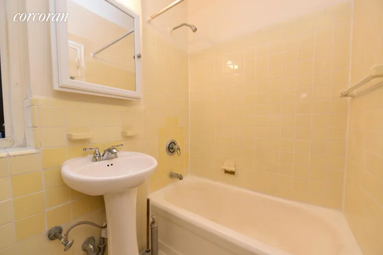 New York City Real Estate | View 3000 Valentine Avenue, 5D | room 4 | View 5