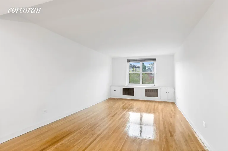 New York City Real Estate | View 185 West Houston Street, 4H | Living Room | View 8