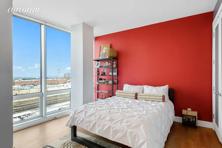 New York City Real Estate | View 519 Borden Avenue, 6F | room 3 | View 4