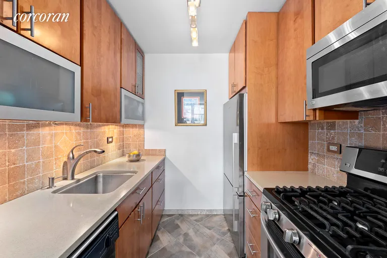 New York City Real Estate | View 420 West 23rd Street, 6A | room 3 | View 4
