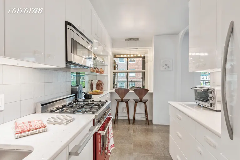 New York City Real Estate | View 70 La Salle Street, 10G | Stunning kitchen | View 3