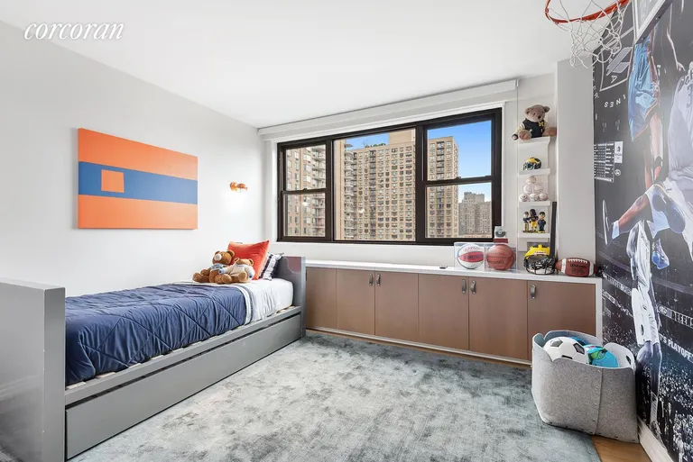 New York City Real Estate | View 315 East 72Nd Street, 20GH | room 6 | View 7