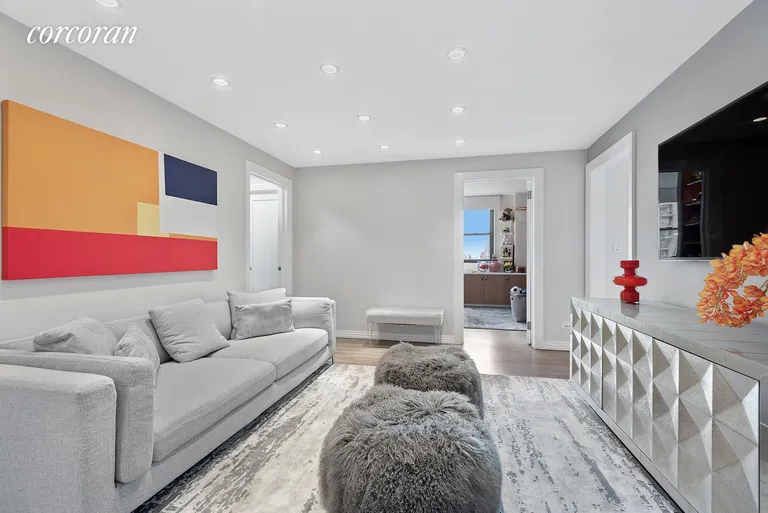 New York City Real Estate | View 315 East 72Nd Street, 20GH | room 8 | View 9