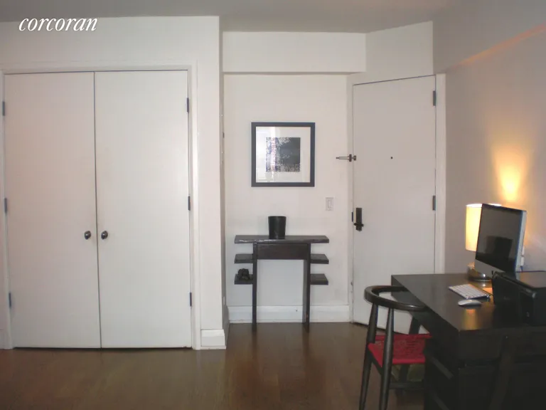 New York City Real Estate | View 211 East 51st Street, 8D | 8D-Foyer | View 3