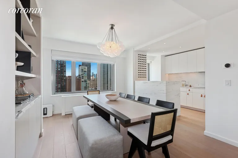 New York City Real Estate | View 200 East 62Nd Street, 17B | room 3 | View 4
