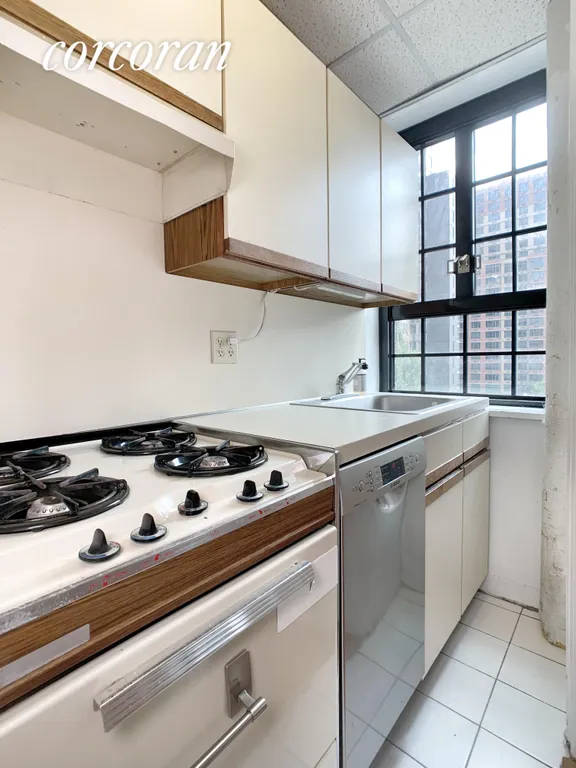 New York City Real Estate | View 211 East 35th Street, 7-A | room 7 | View 8