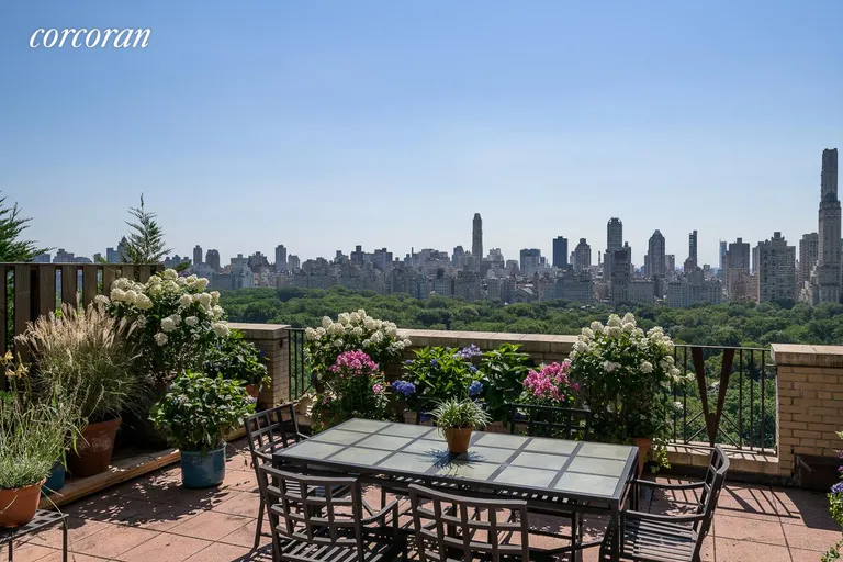 New York City Real Estate | View 25 Central Park West, 21K | 2 Beds, 2 Baths | View 1