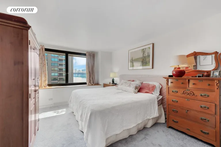 New York City Real Estate | View 531 Main Street, 1127 | Master BR with ensuite, WIC and VIEWS | View 5