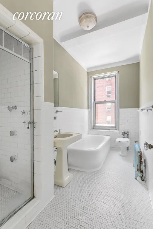 New York City Real Estate | View 1160 Park Avenue, 2A | Bathroom | View 15