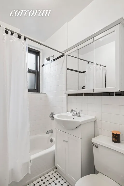 New York City Real Estate | View 345 East 77th Street, 2G | Bedroom | View 4