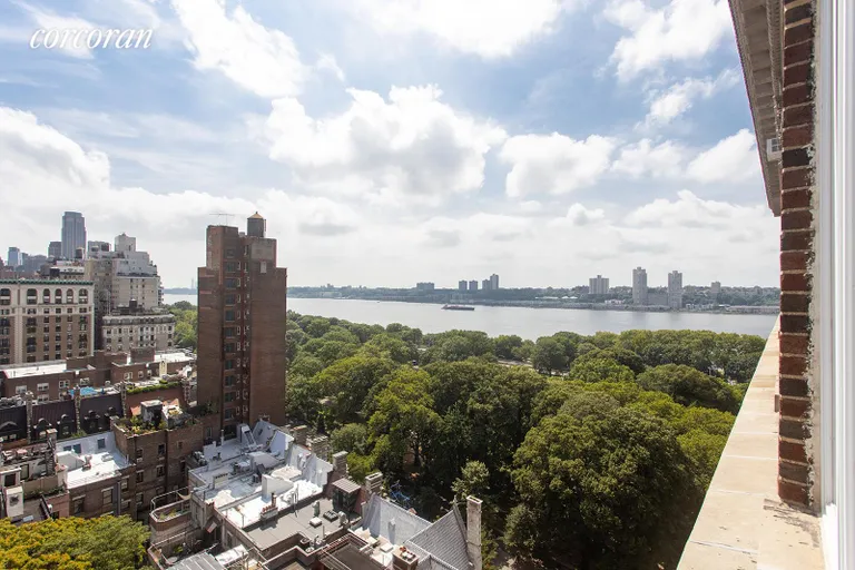 New York City Real Estate | View 90 Riverside Drive, 15E | room 16 | View 17