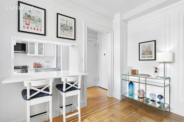 New York City Real Estate | View 170 West 81st Street, 7C | Entry Foyer and Breakfast Bar | View 6