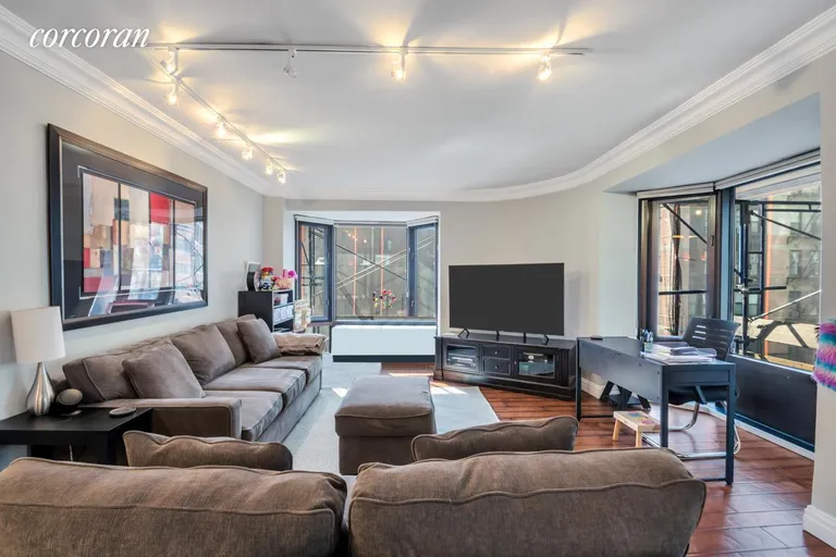 New York City Real Estate | View 150 East 85th Street, 5D | 2 Beds, 2 Baths | View 1