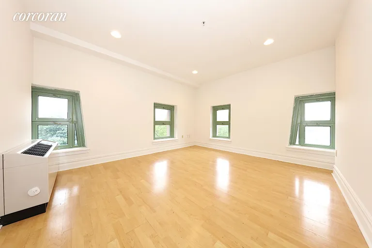 New York City Real Estate | View 19-19 24th Avenue, L412 | room 8 | View 9