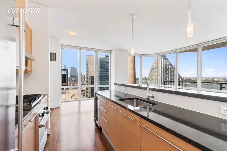 New York City Real Estate | View 10 West End Avenue, 28C | room 3 | View 4