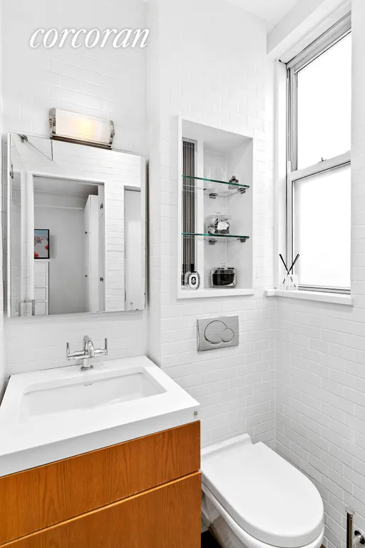 New York City Real Estate | View 780 West End Avenue, 2A | Bathroom 3 | View 12