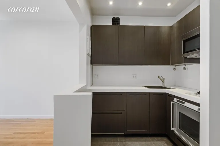 New York City Real Estate | View 186 West 80th Street, 4E | room 9 | View 10
