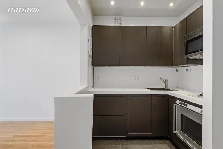 New York City Real Estate | View 186 West 80th Street, 4E | Kitchen | View 8