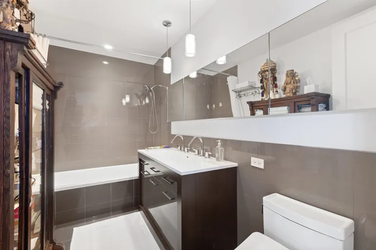 New York City Real Estate | View 125 North 10th Street, S5F | Bathroom | View 11