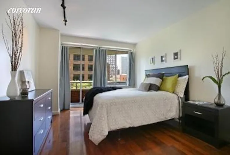 New York City Real Estate | View 401 East 84th Street, 3B | room 3 | View 4