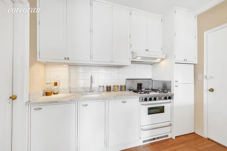 New York City Real Estate | View 30 Remsen Street, 3b | room 5 | View 6