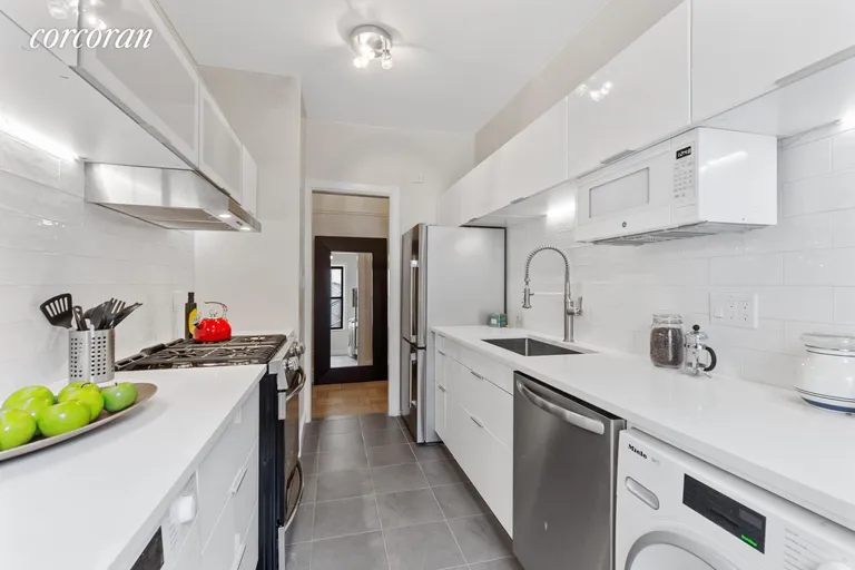 New York City Real Estate | View 225 Eastern Parkway, 6K | 1 Bed, 1 Bath | View 1