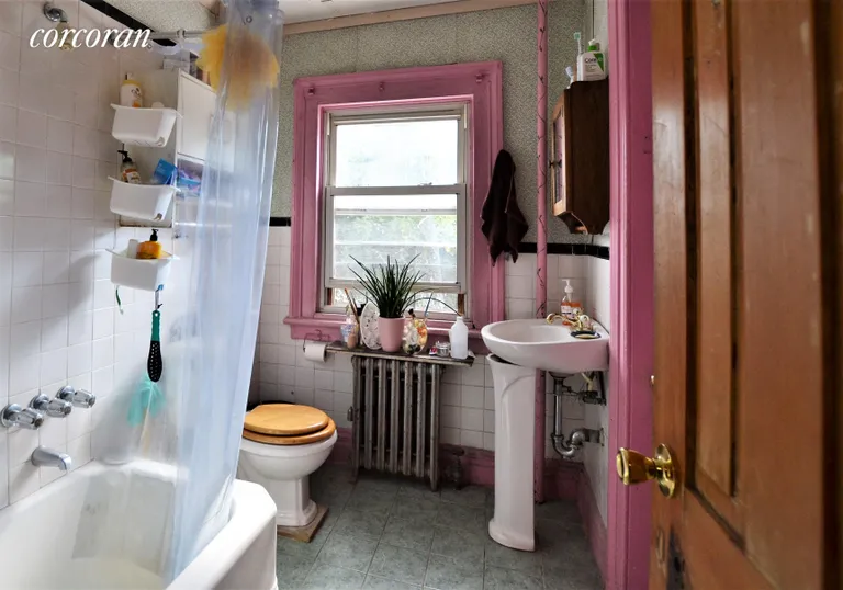 New York City Real Estate | View 105 Clermont Avenue | 2nd floor bath | View 7