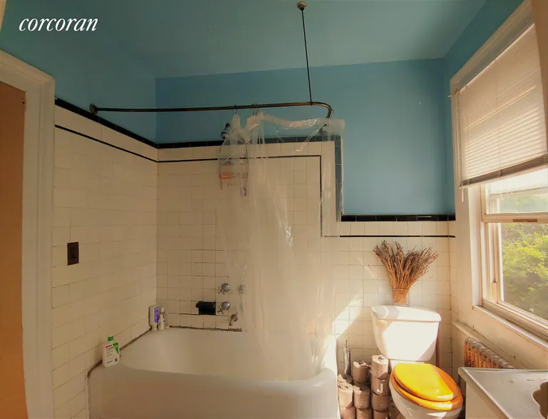 New York City Real Estate | View 105 Clermont Avenue | Top floor bath | View 4