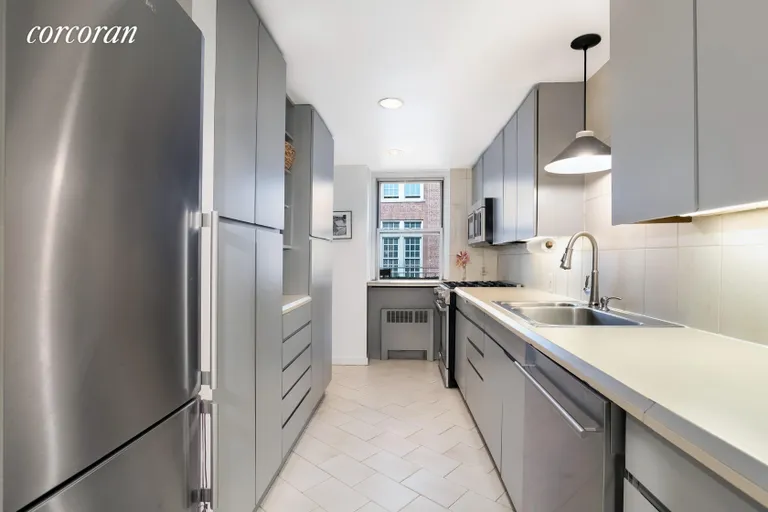 New York City Real Estate | View 301 East 66th Street, 6K | 2 Beds, 2 Baths | View 1