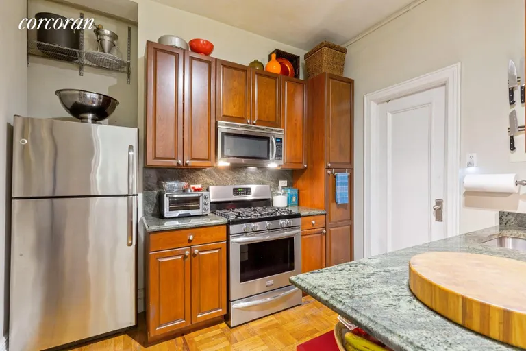 New York City Real Estate | View 418 Central Park West, 23 | Full-size with dishwasher | View 4