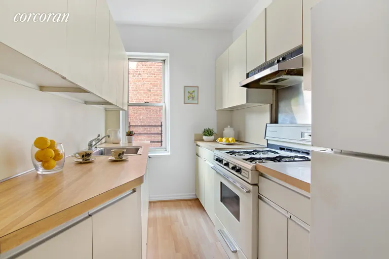 New York City Real Estate | View 525 East 89th Street, 4C | room 5 | View 6