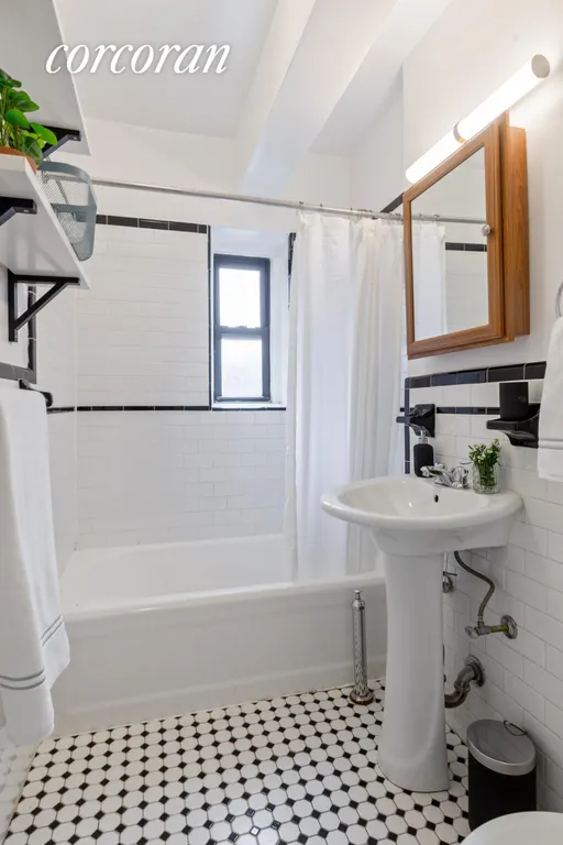 New York City Real Estate | View 40 Clarkson Avenue, 3L | Classic and Pretty Windowed Bathroom | View 10